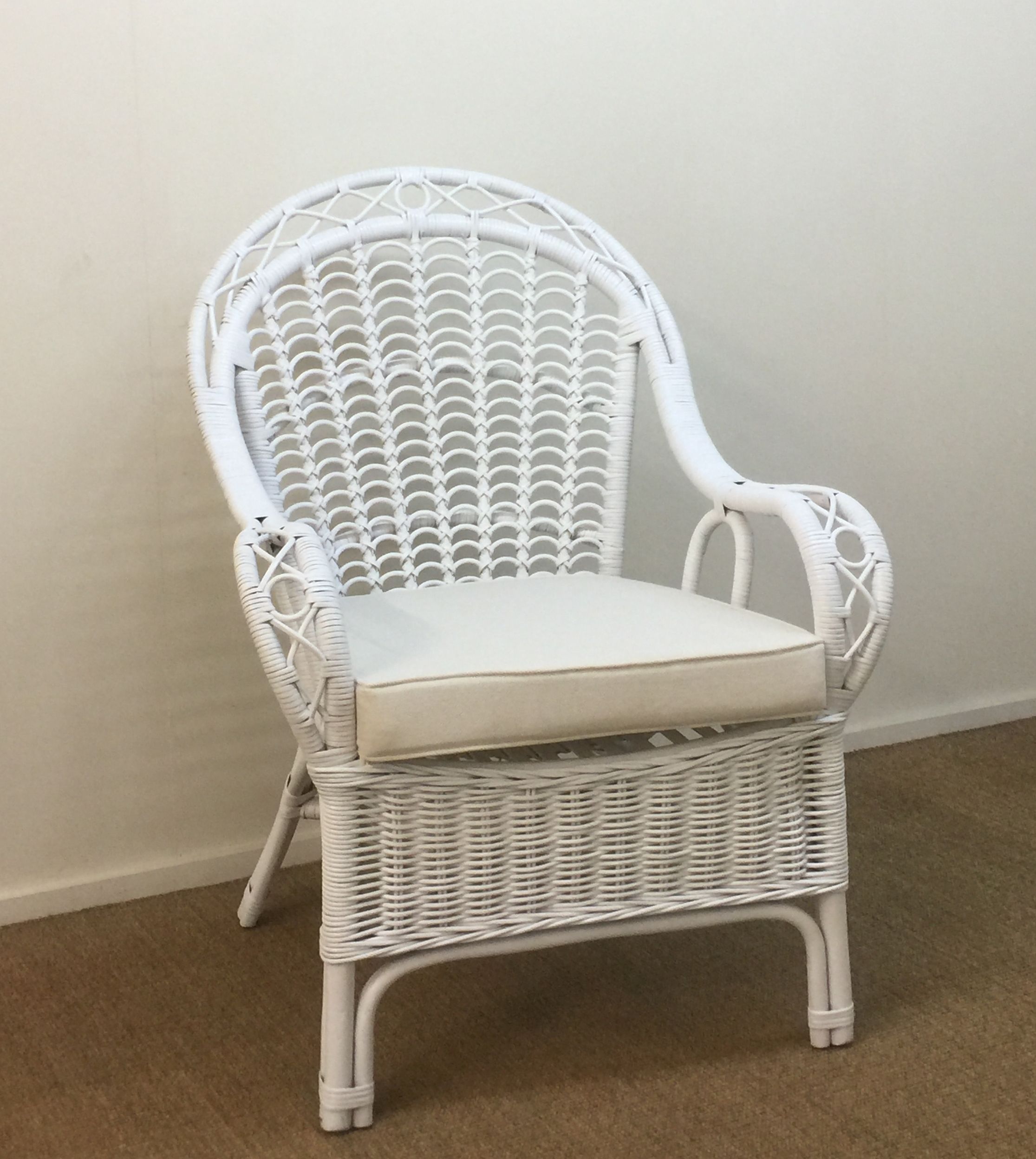 Olivia Chair, White The Golden Rattan