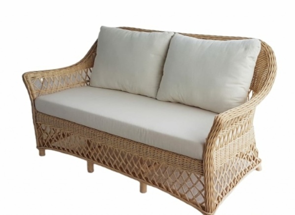 Largo Settee